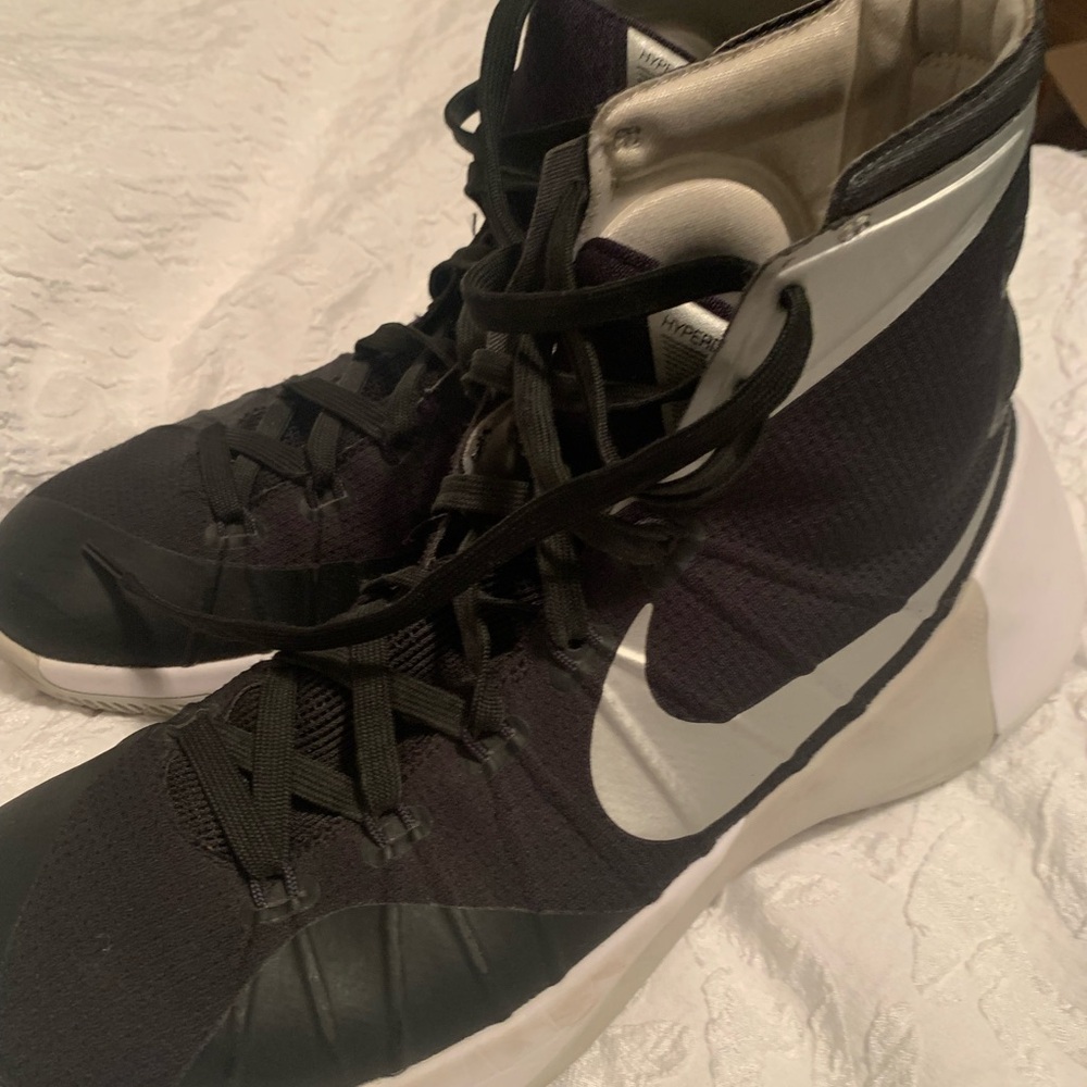 Nike Black and White Athletic High-Top Shoes